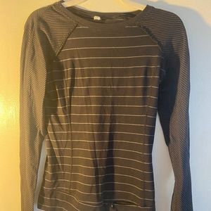 Lululemon Full Tilt Top Womans Size 6